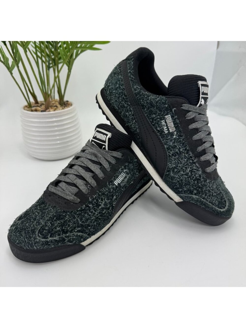 Puma Roma 36111701 Athletic Sneaker Women's 7.5 Black Suede Training Running